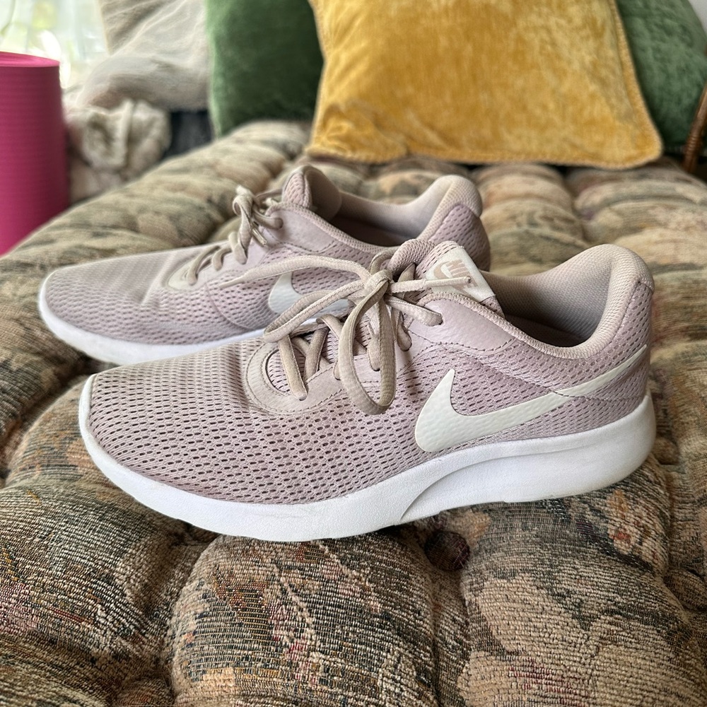 Nike Sneakers Size 8